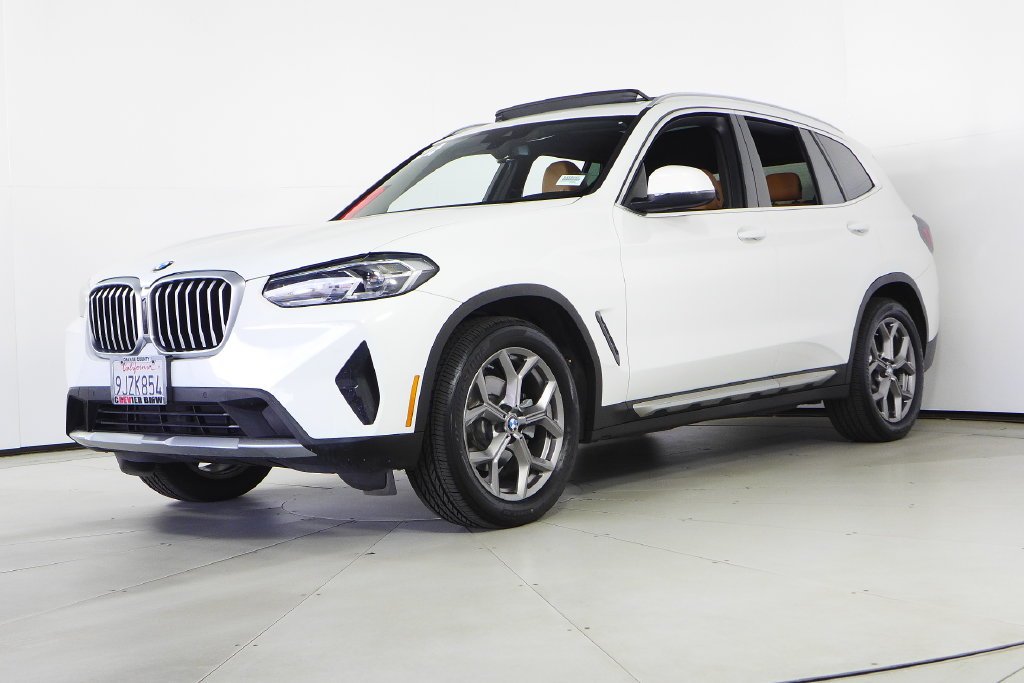 Used 2024 Alpine White BMW sDrive30i image 2