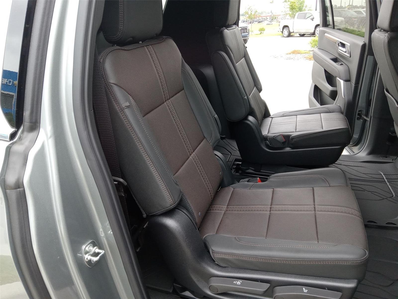 2026 Chevrolet Suburban High Country - Photo 11
