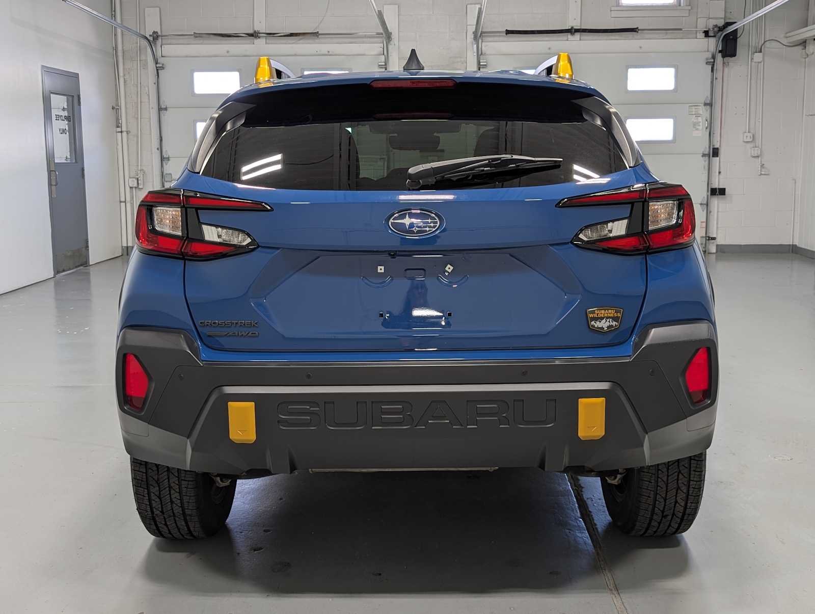 Used 2024 Geyser Blue Subaru Wilderness image 10