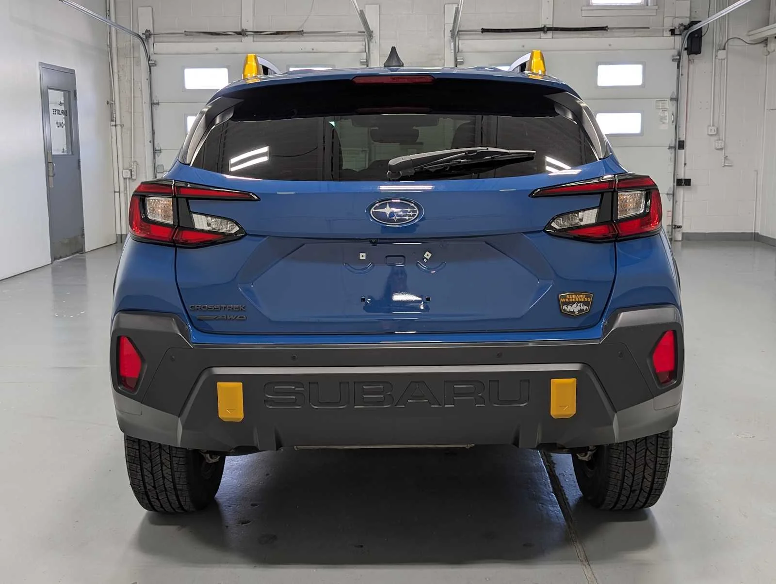 Used 2024 Geyser Blue Pearl Subaru Wilderness image 10