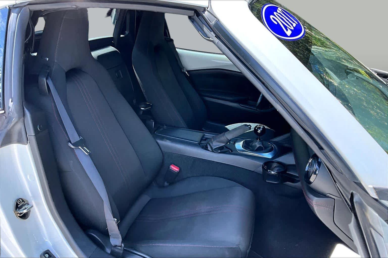 Used 2017 Ceramic Metallic Mazda Club image 9