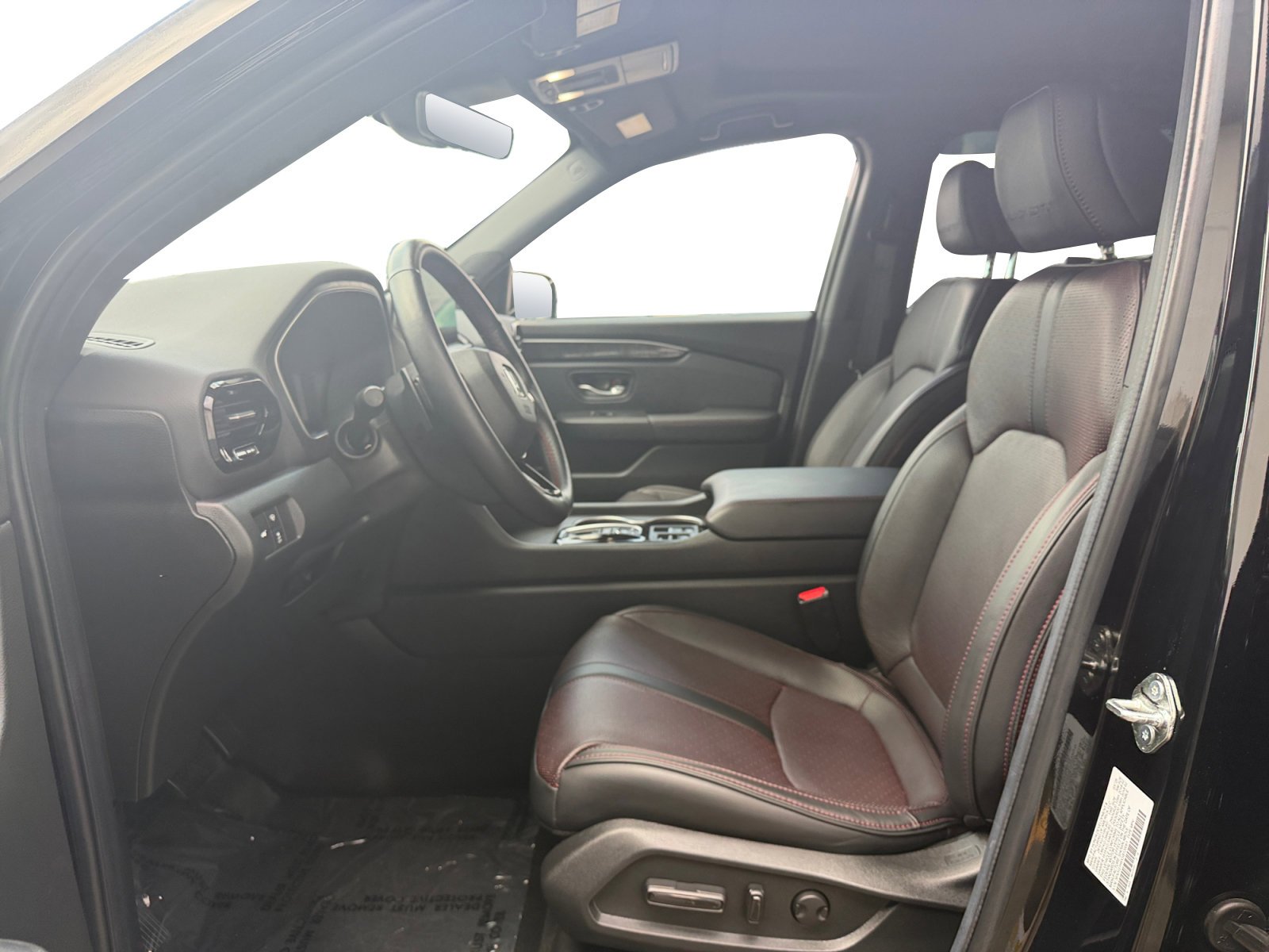 2025 Honda Pilot Black Edition - Photo 8