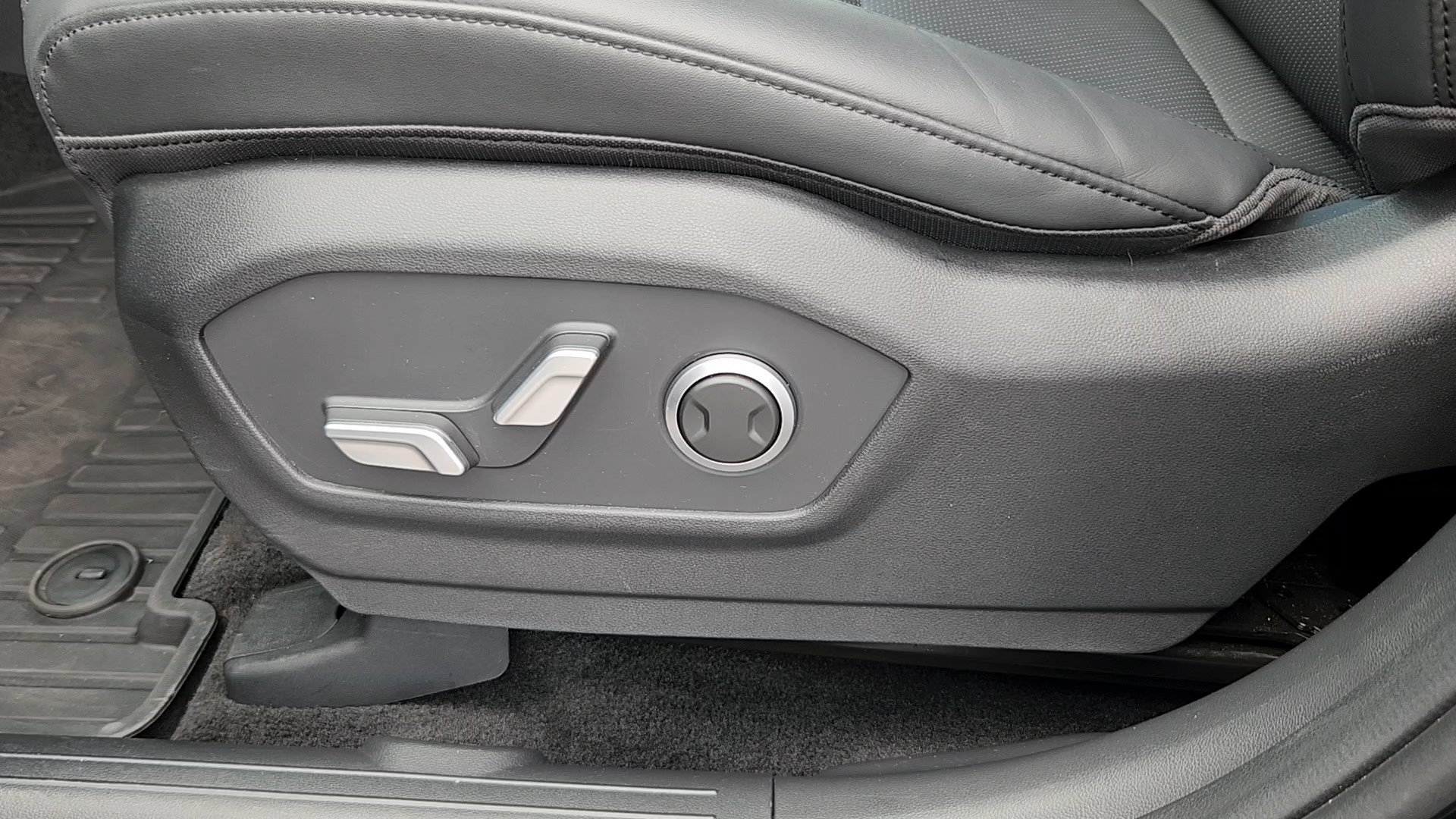 2025 Hyundai Santa Fe XRT - Photo 8