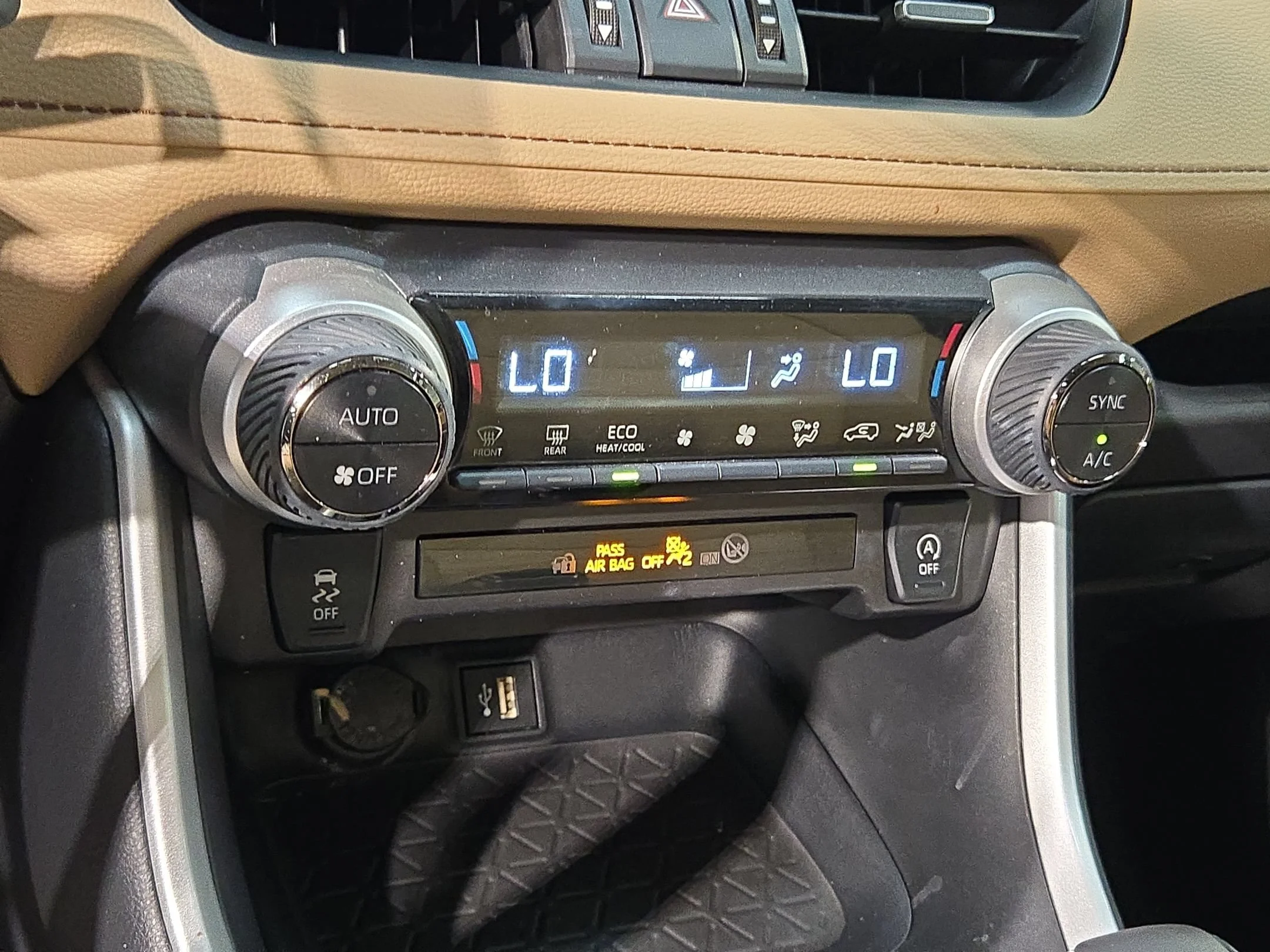 Certified Used 2025 Blueprint Toyota XLE Premium image 33