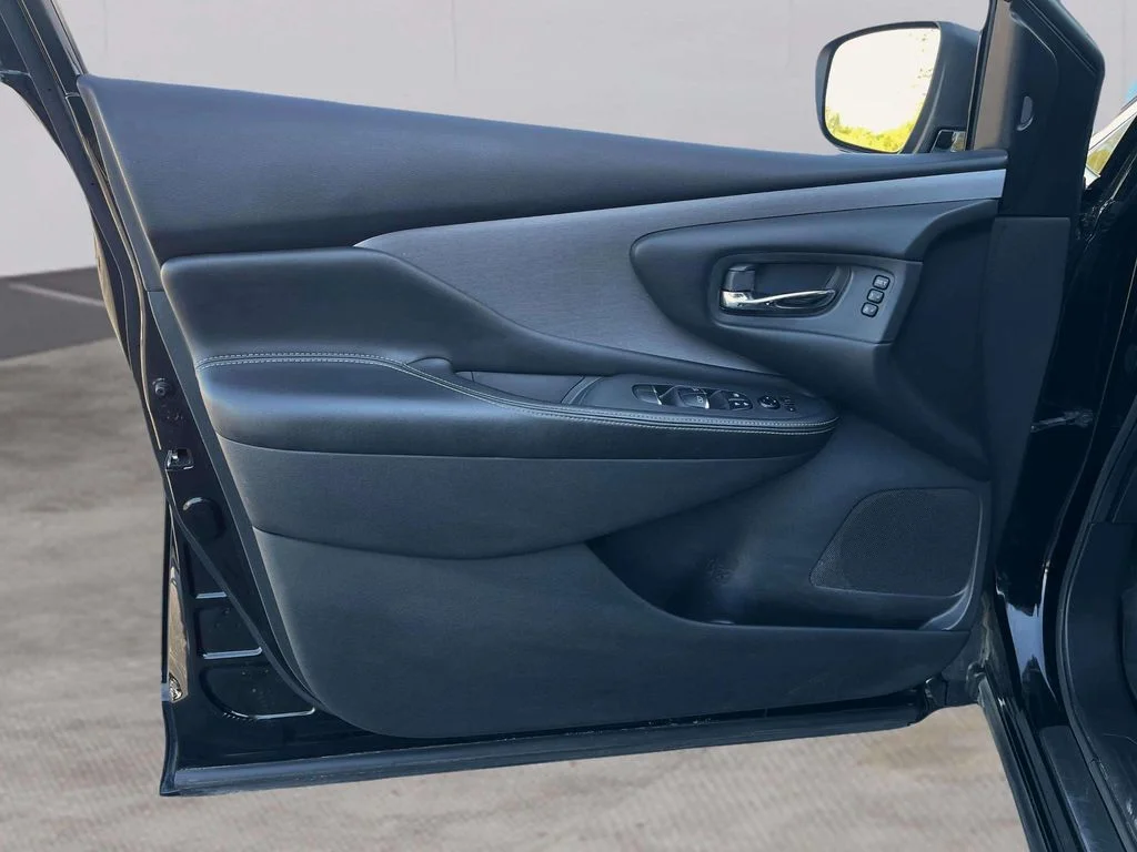 Used 2021 Magnetic Black Pearl Nissan SL image 21