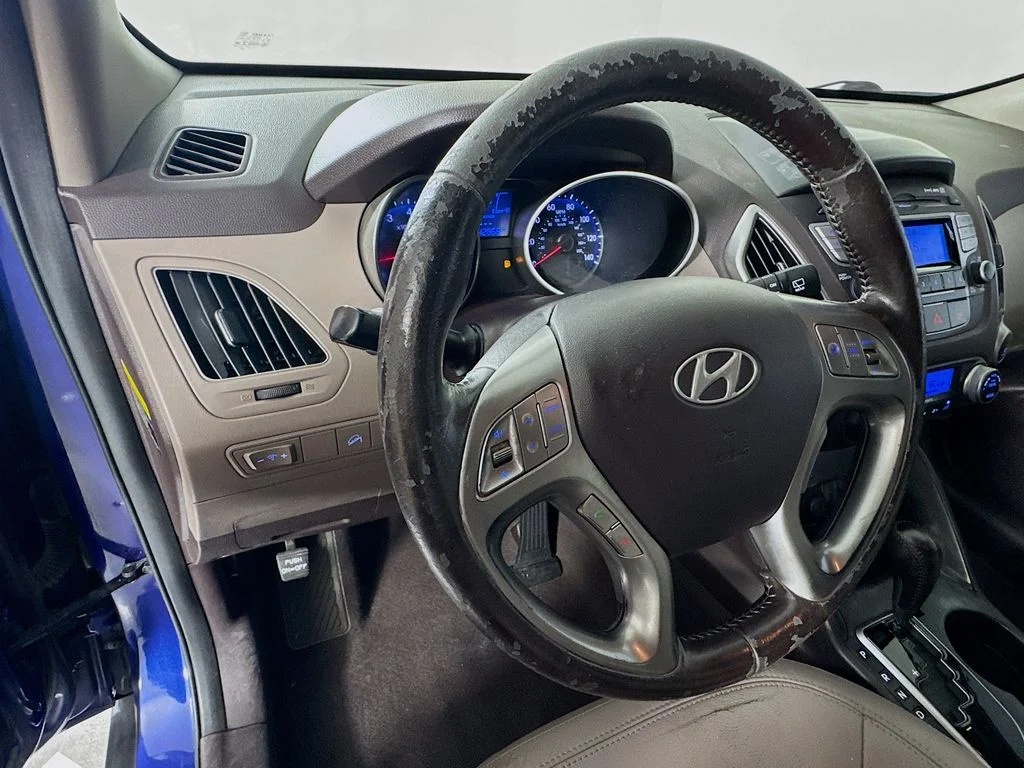 Used 2010 Blue Hyundai Limited image 11