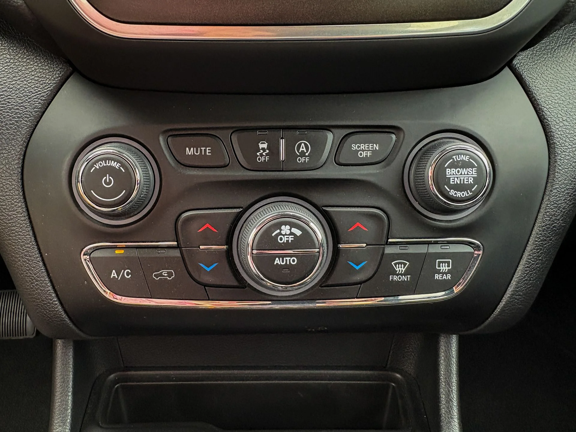 Used 2022 Gray Jeep Trailhawk image 32