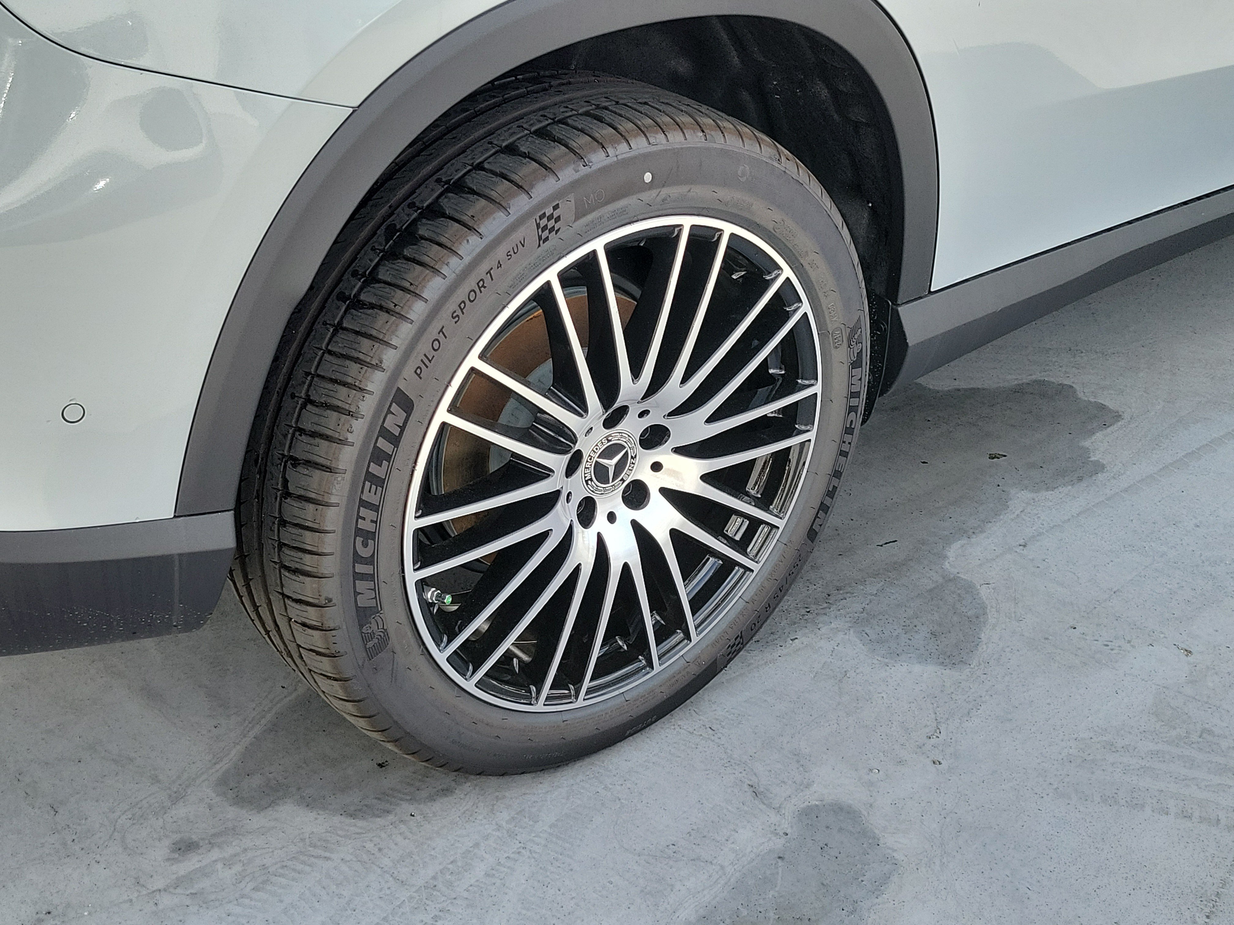 New 2026 Cirrus Silver Metallic Mercedes-Benz GLC 300 image 32