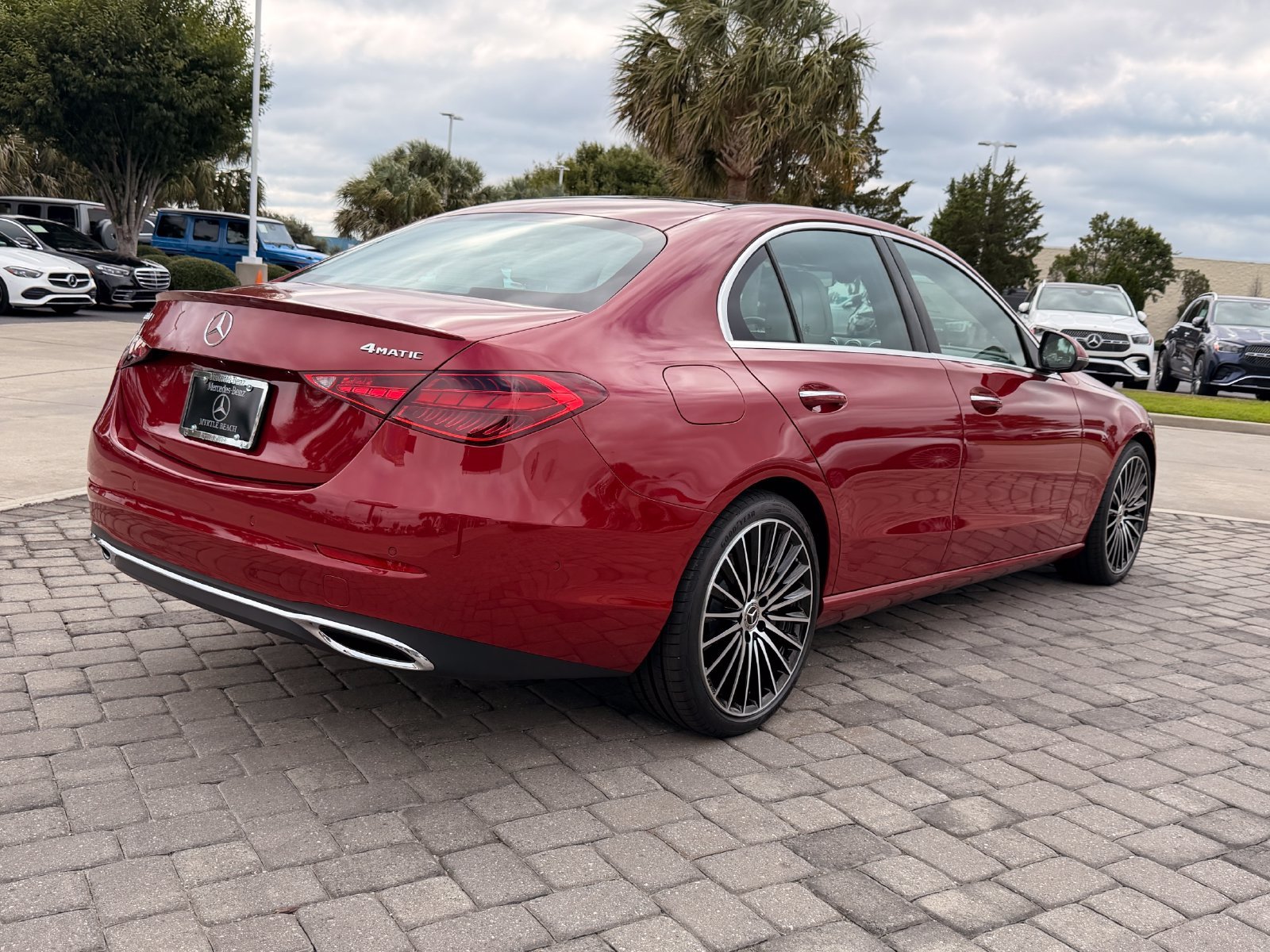 New 2026 MANUFAKTUR Patagonia Red Metallic Mercedes-Benz C 300 image 9