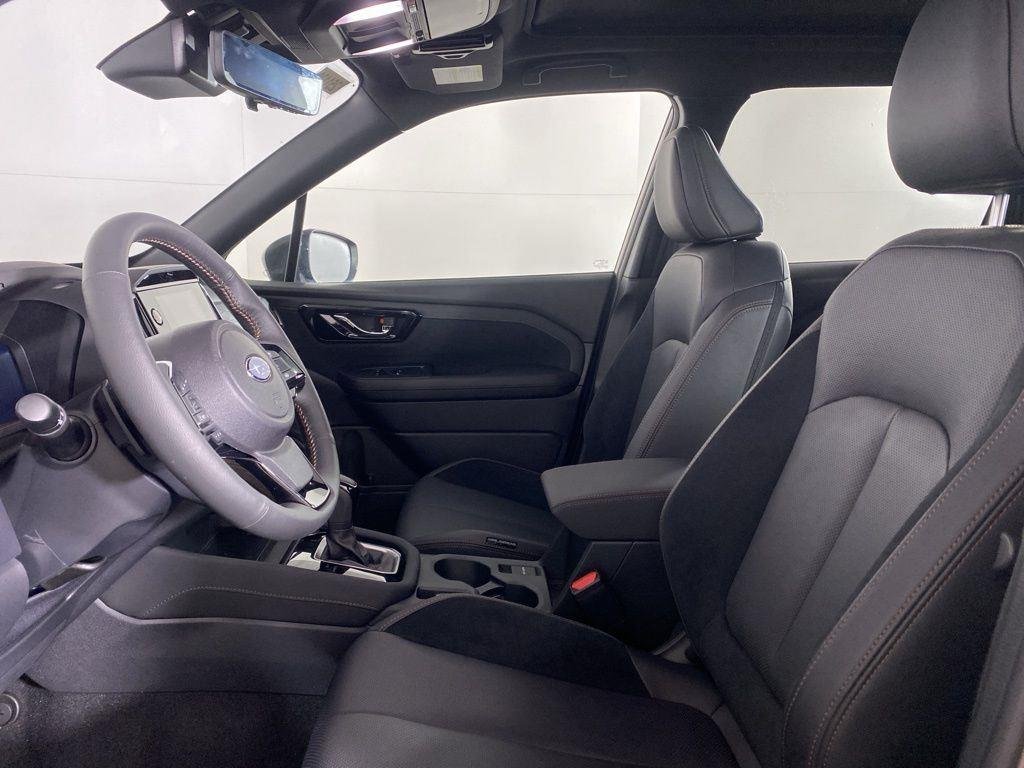 New 2025 Crystal Black Silica Subaru Touring image 28