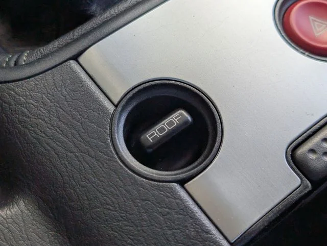 Used 2005 Sebring Silver Metallic Honda Base image 17