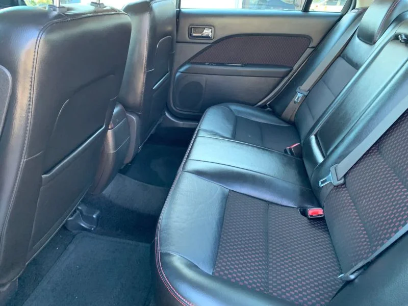 Used 2007 Gray Ford SE Sedan 4D image 28
