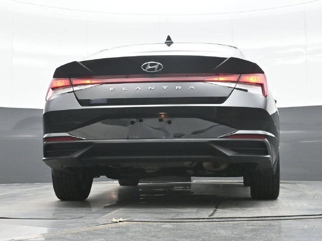 Used 2023 Black Hyundai SEL image 18