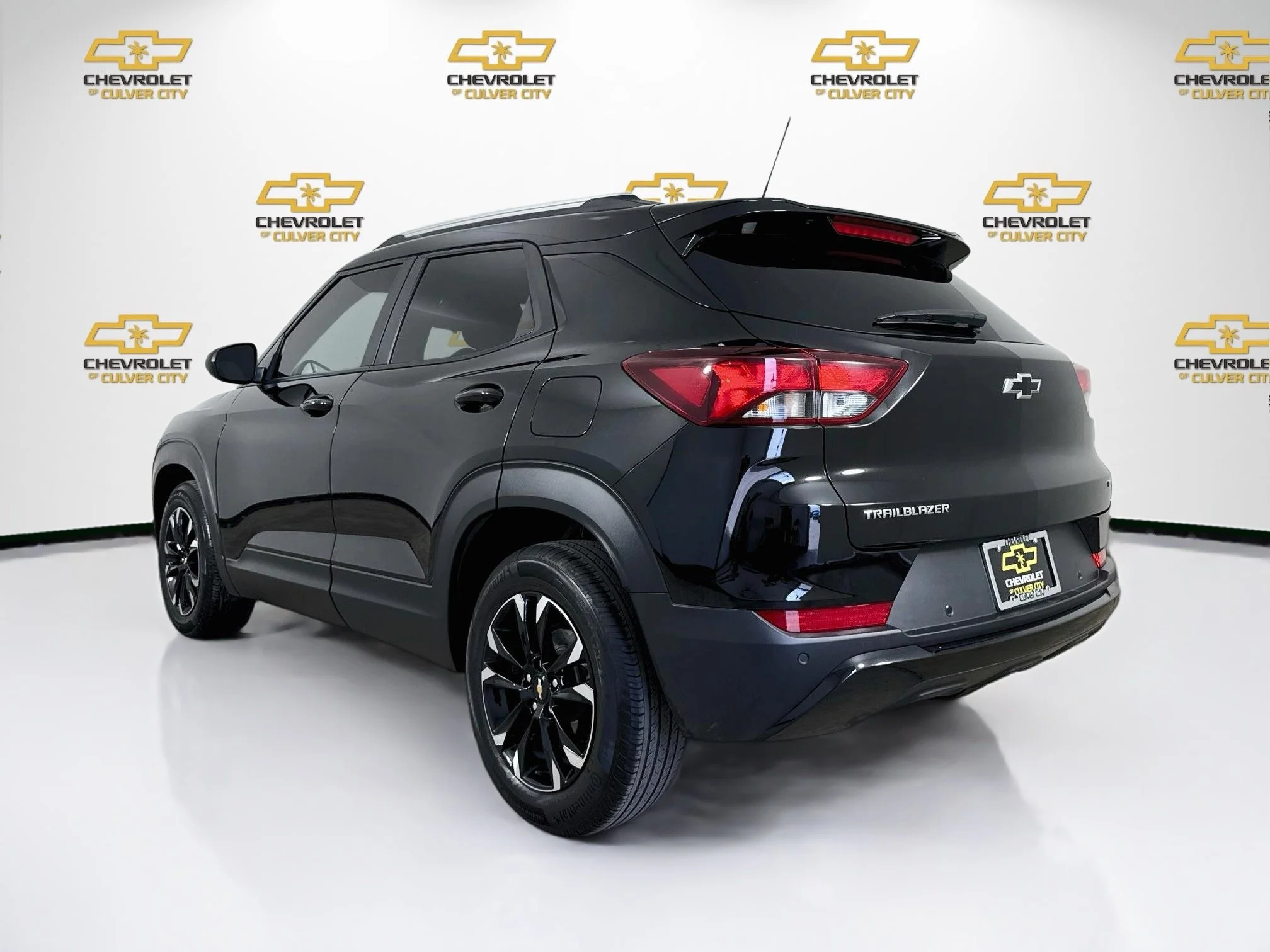 Used 2022 Mosaic Black Metallic Chevrolet LT image 6