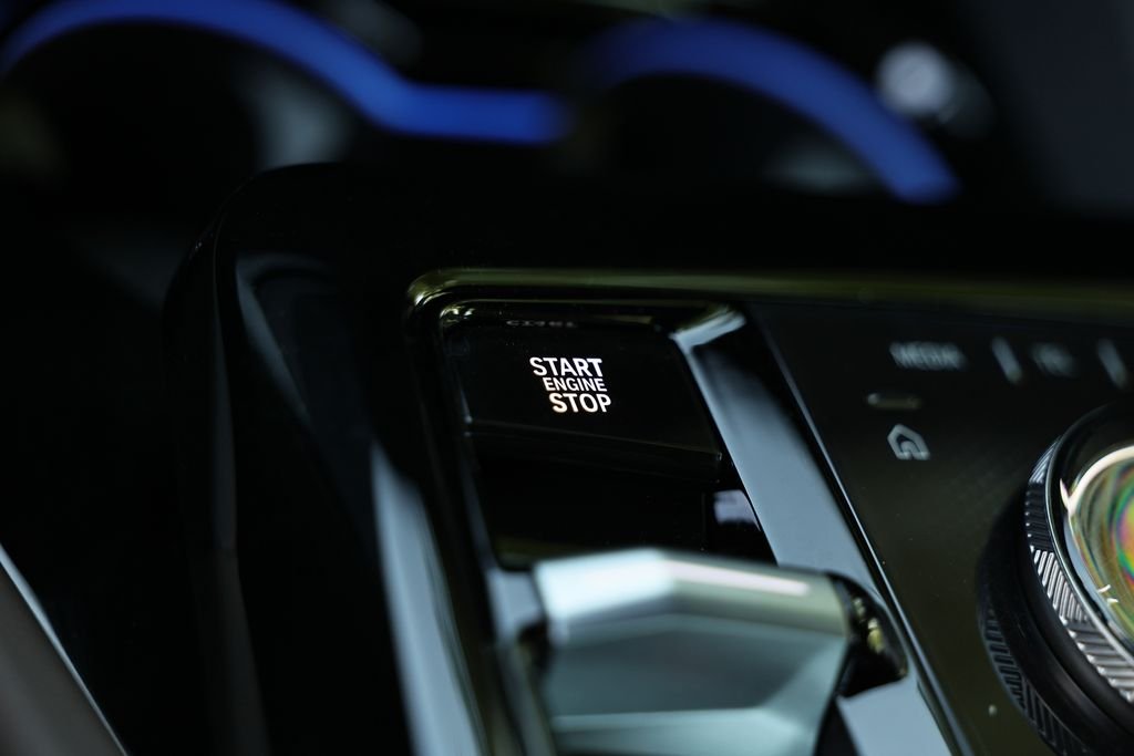 2027 BMW 5 Series 530i - Photo 39