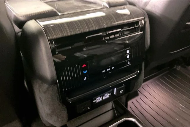 Used 2022 Black Jeep Series III image 8