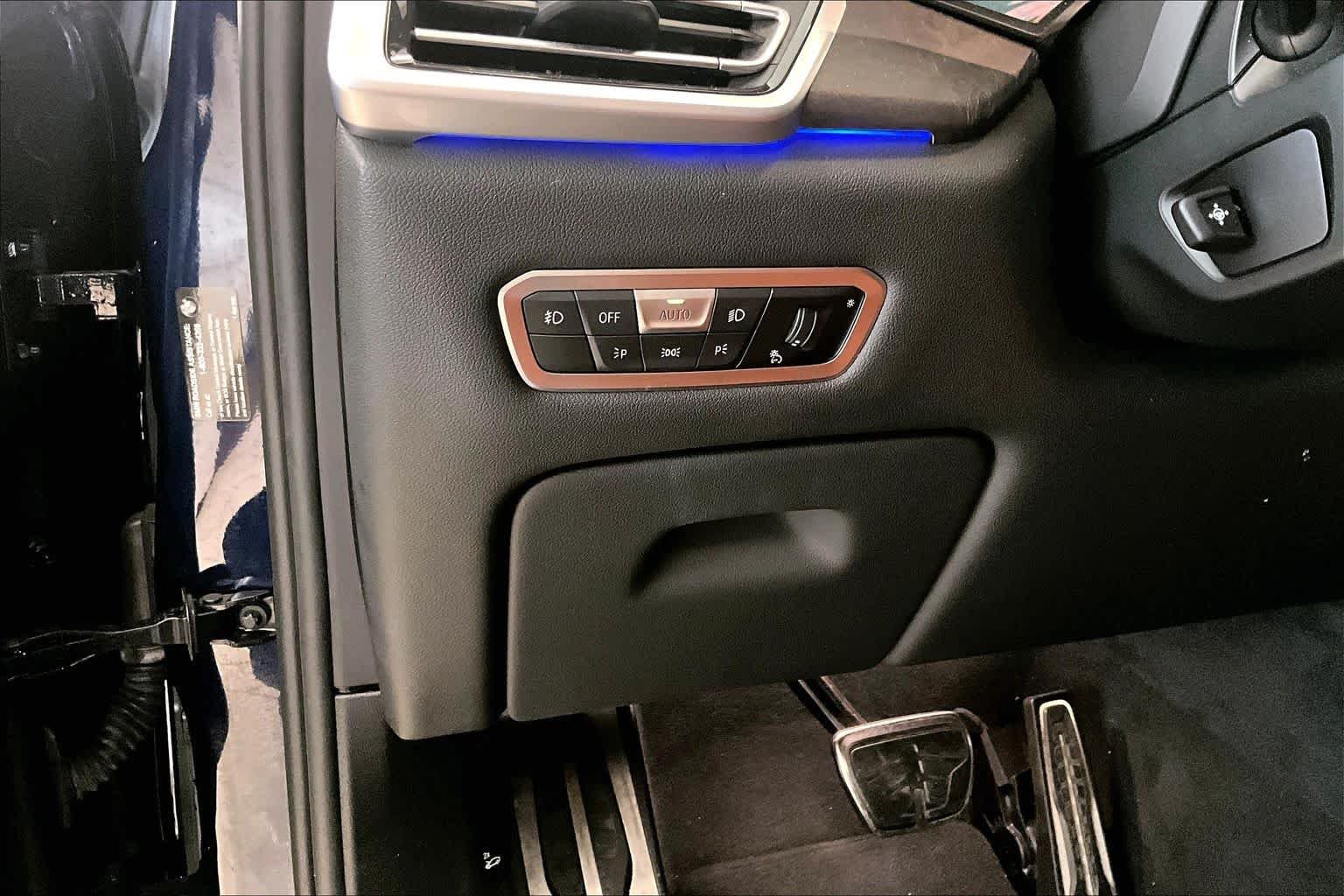 Certified Used 2021 Tanzanite Blue II Metallic BMW M50i image 30