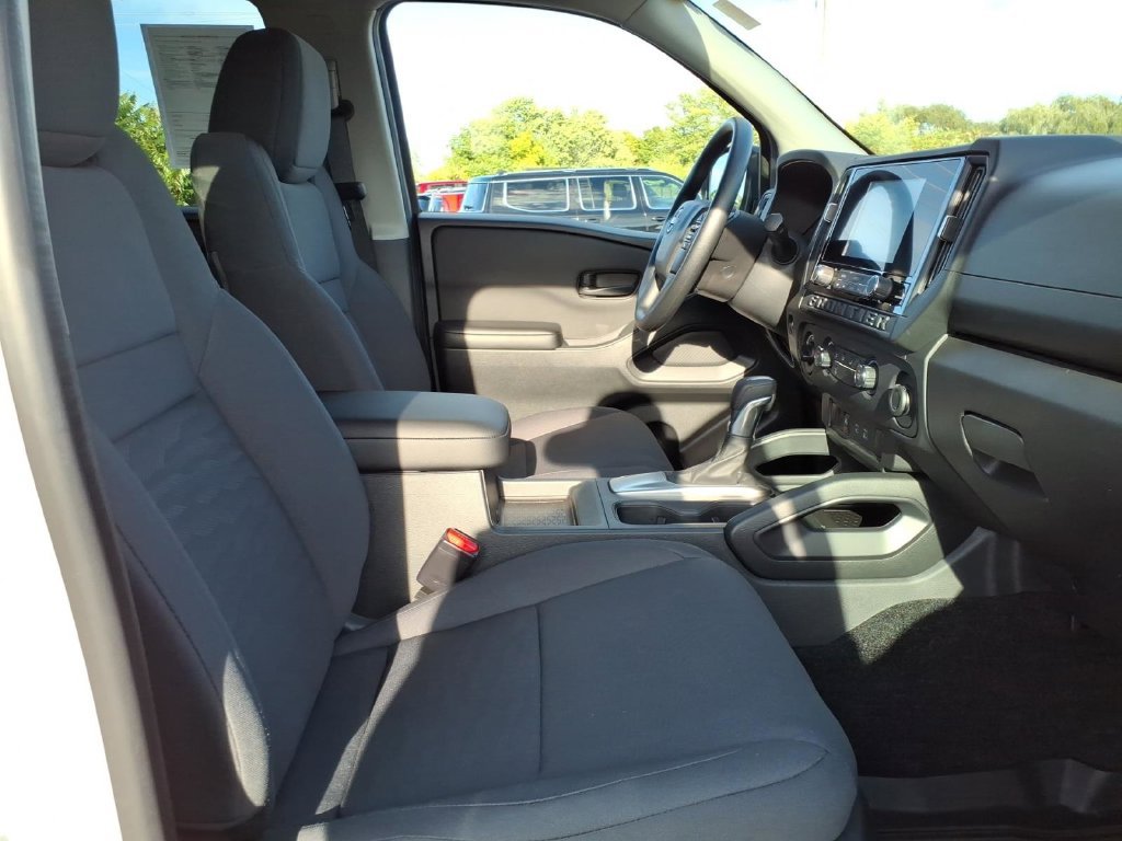 Used 2025 Glacier White Nissan S v6 w/intelligent cruise control & apple car play image 22