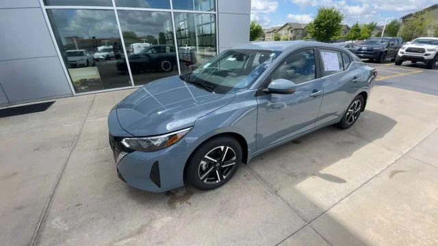2025 Nissan Sentra SV - Photo 6