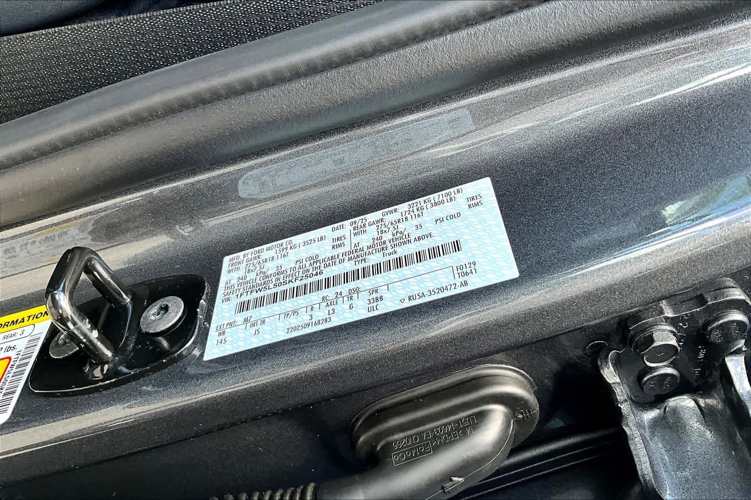 Used 2025 Carbonized Gray Metallic Ford LARIAT image 57
