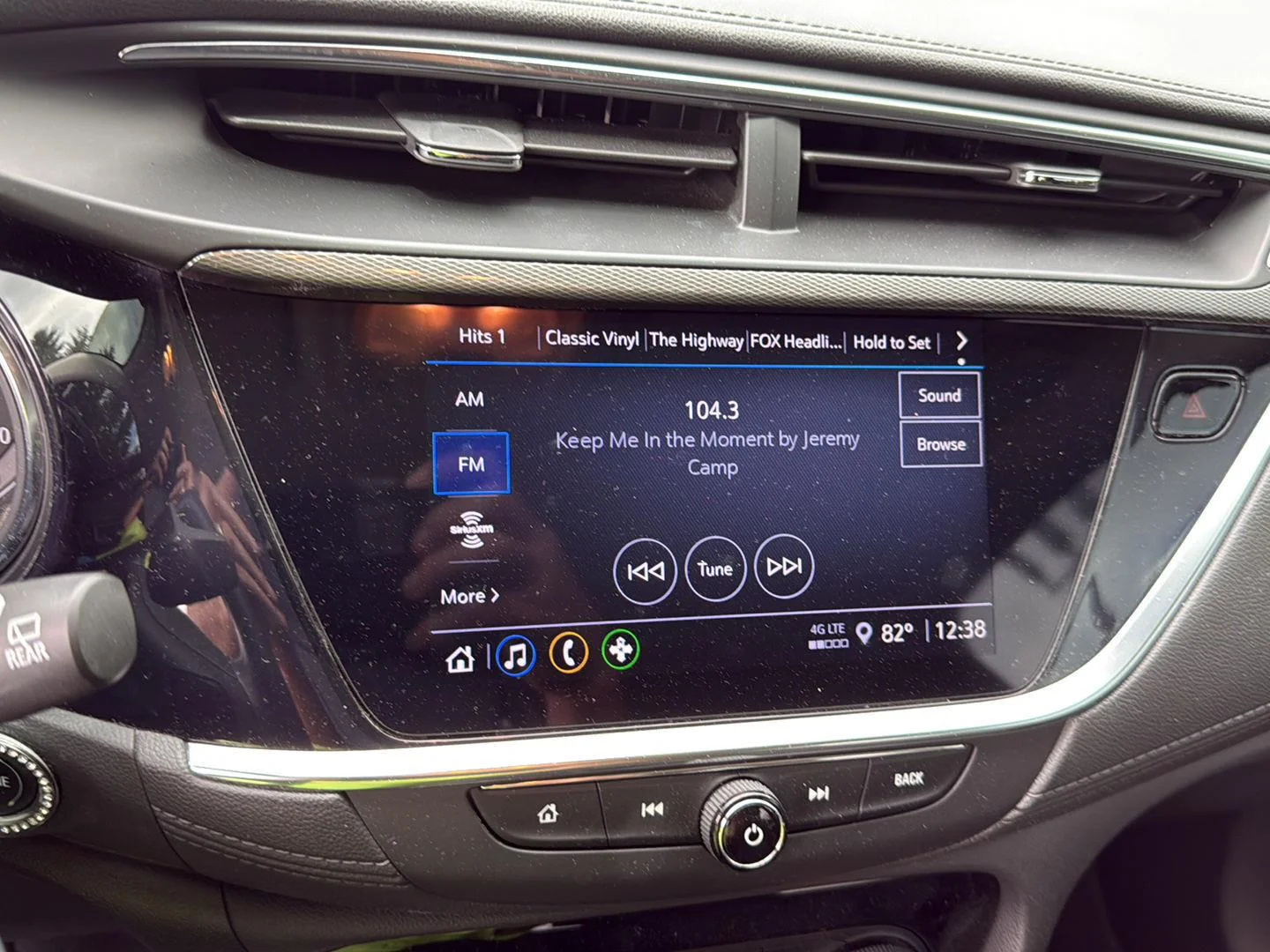 Used 2023 Summit White Buick Preferred image 11