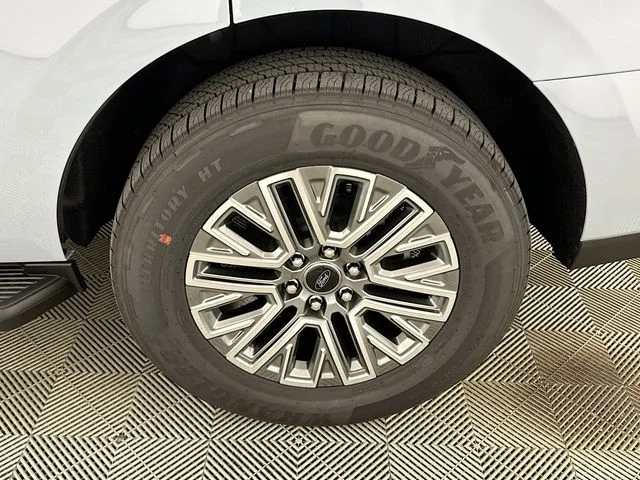 New 2026 Gray Ford Platinum image 25