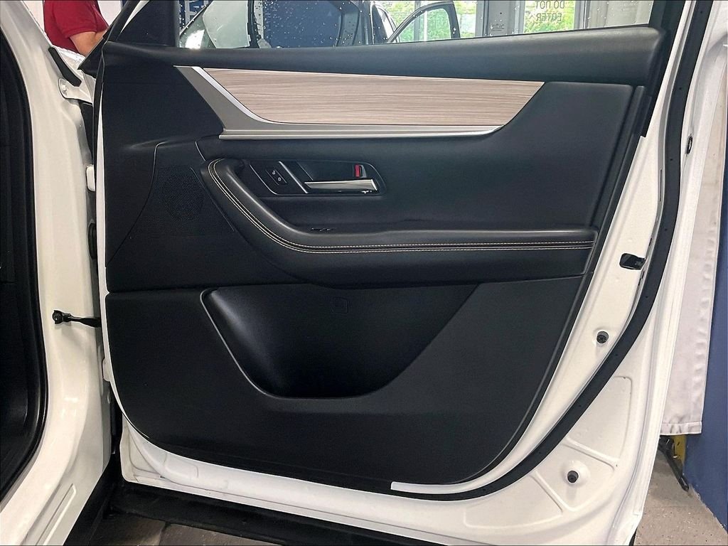 Used 2024 White Mazda Preferred image 12