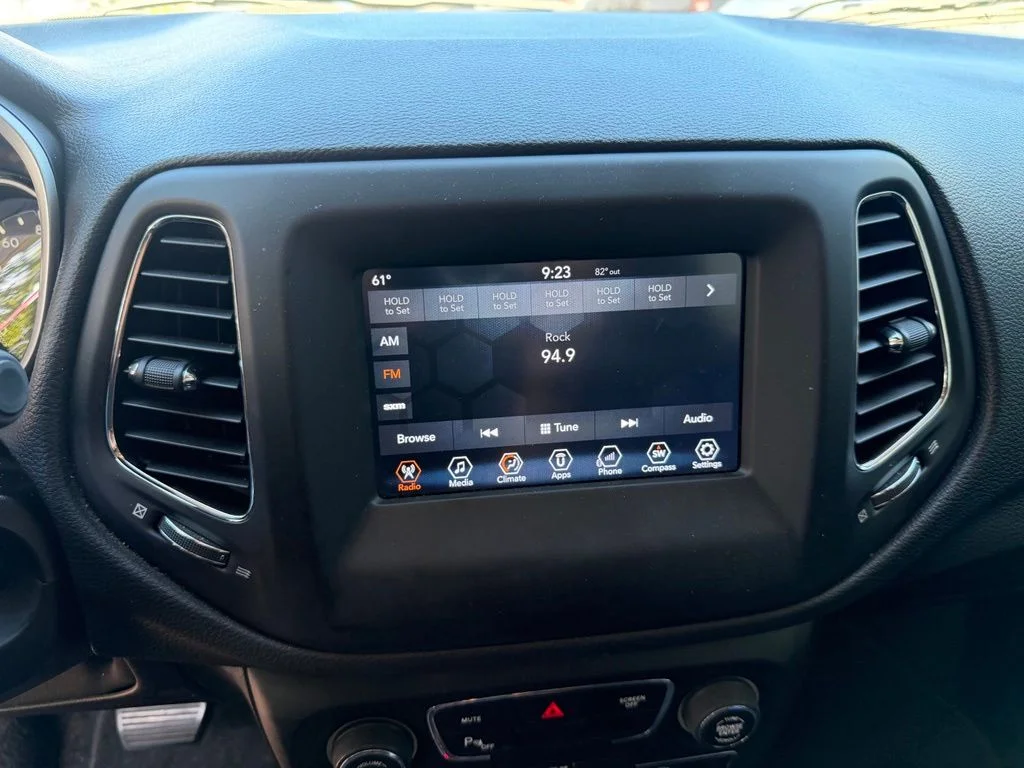 Used 2018 Orange Jeep Sport image 21
