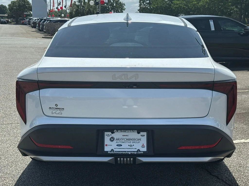 New 2026 Snow White Pearl Kia LXS image 4