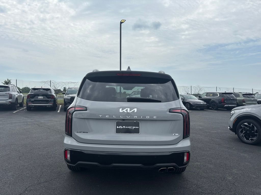 Used 2024 Gray Kia EX X-Line image 4