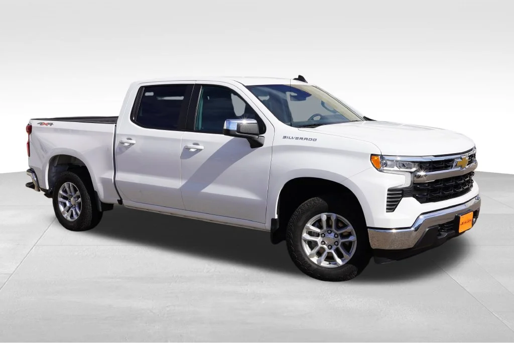 Used 2023 Summit White Chevrolet LT image 2