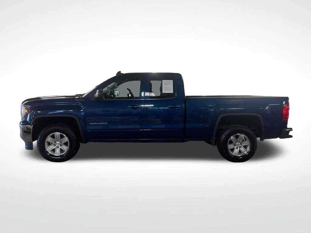 Used 2018 Blue GMC SLE image 2