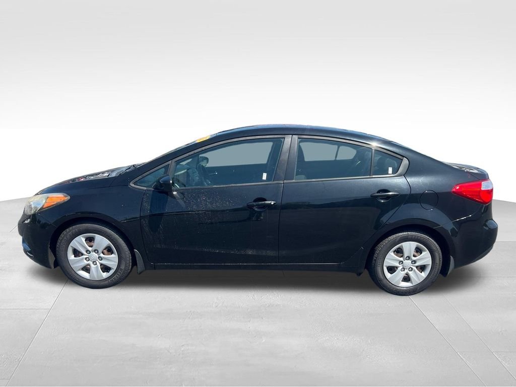 Used 2016 Kia Forte LX with VIN KNAFK4A66G5565216 for sale in Radcliff, KY