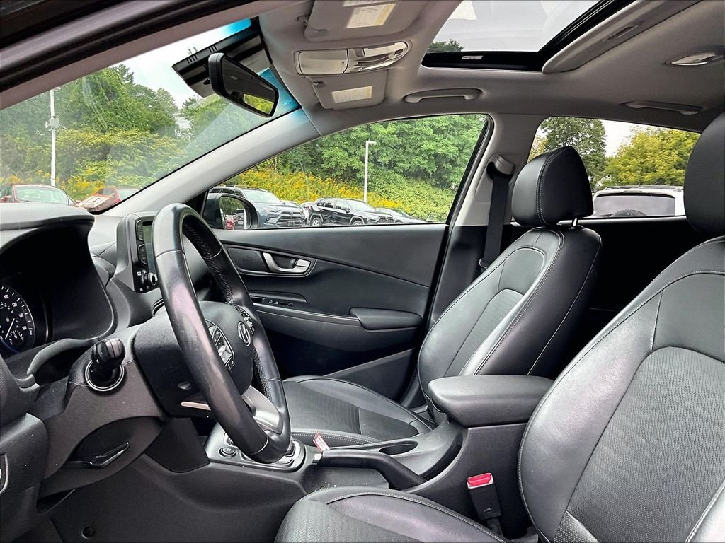 Used 2018 Black Hyundai Limited image 4