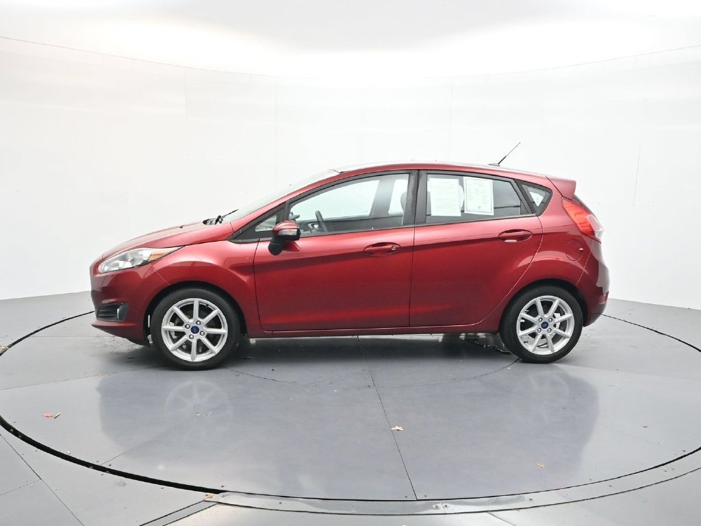 Used 2015 Red Ford SE image 4