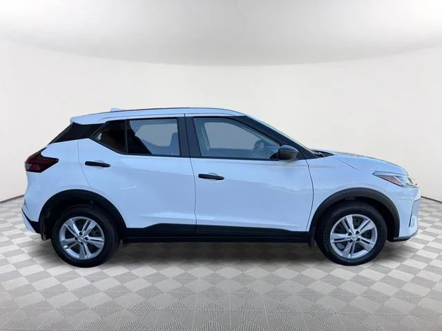 Used 2025 White Nissan S image 4