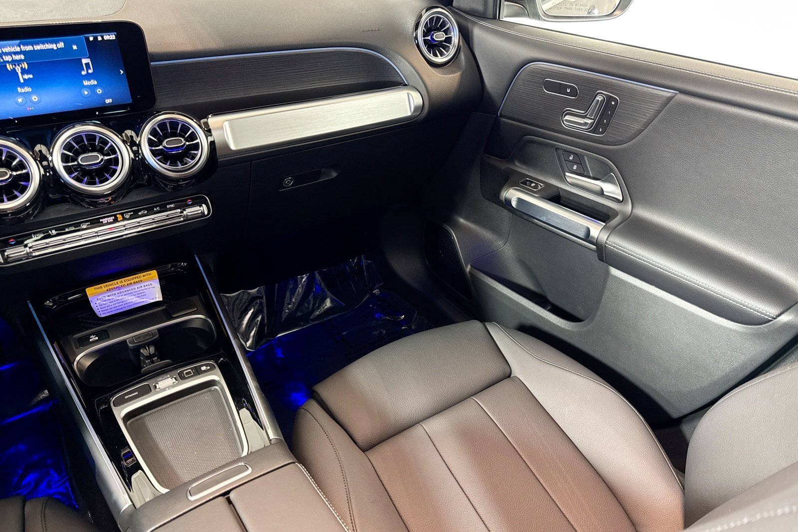 New 2026 Mountain Grey Metallic Mercedes-Benz GLB 250 image 23