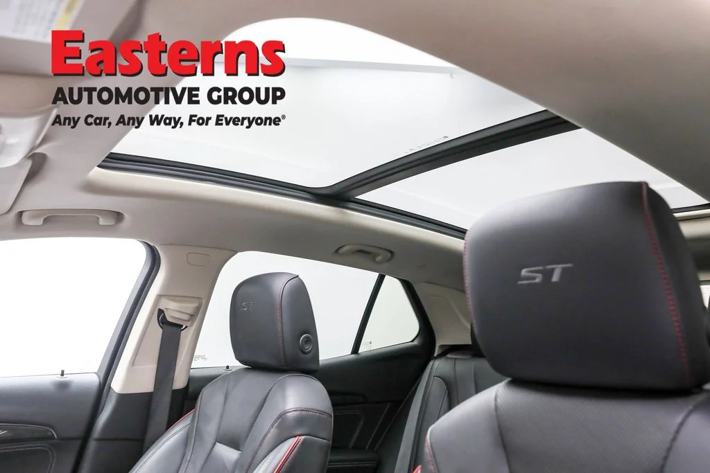 Used 2023 White Buick Essence image 33
