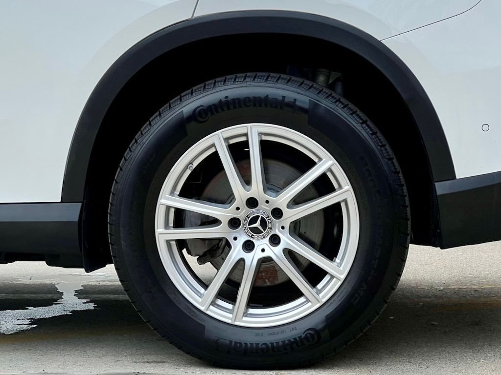 Certified Used 2023  Mercedes-Benz GLC 300 image 43