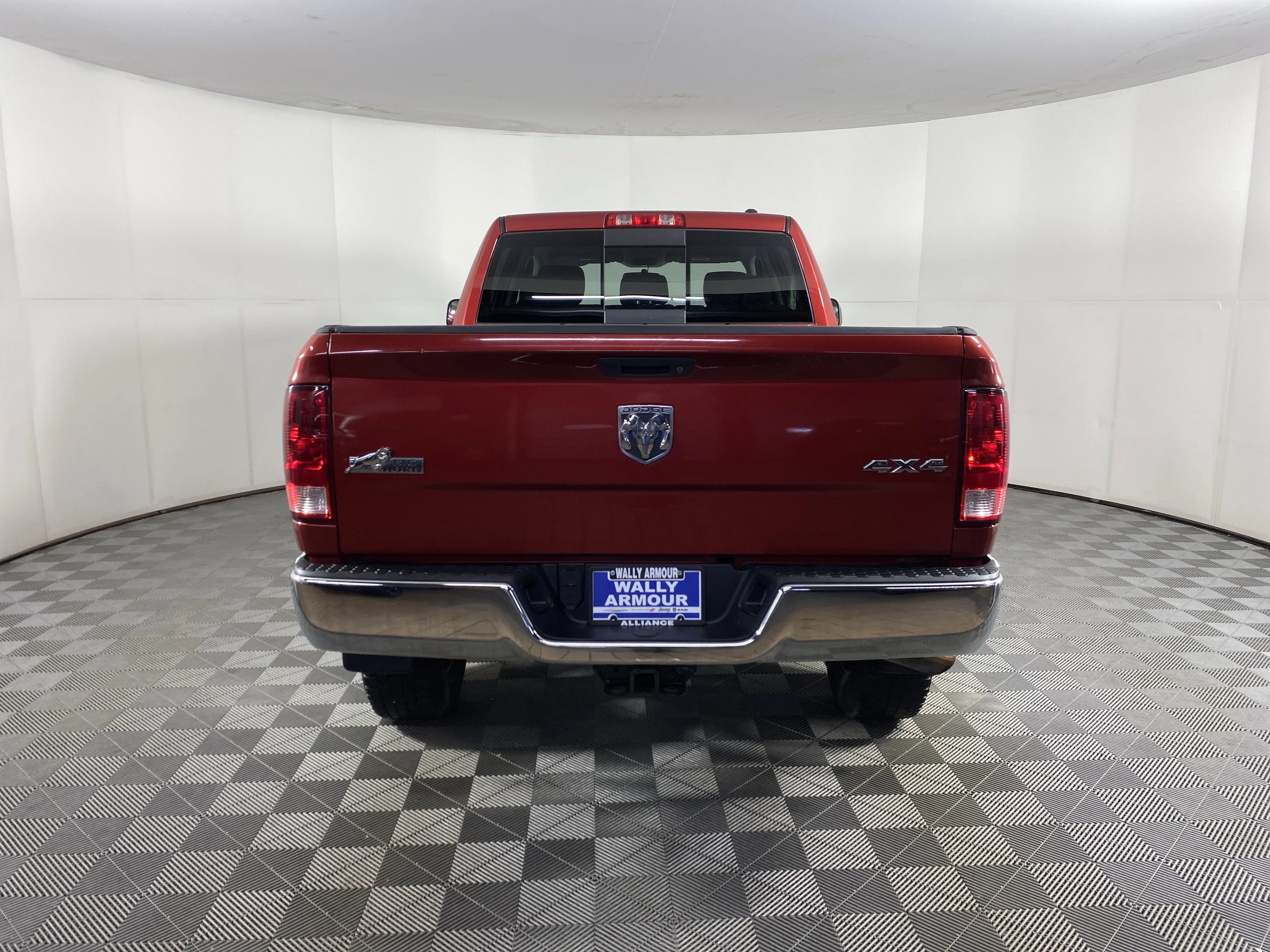 Used 2010 Inferno Red Crystal Pearl Dodge SLT image 4