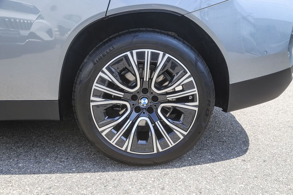 Used 2026 Skyscraper Grey Metallic BMW 30 xDrive image 8