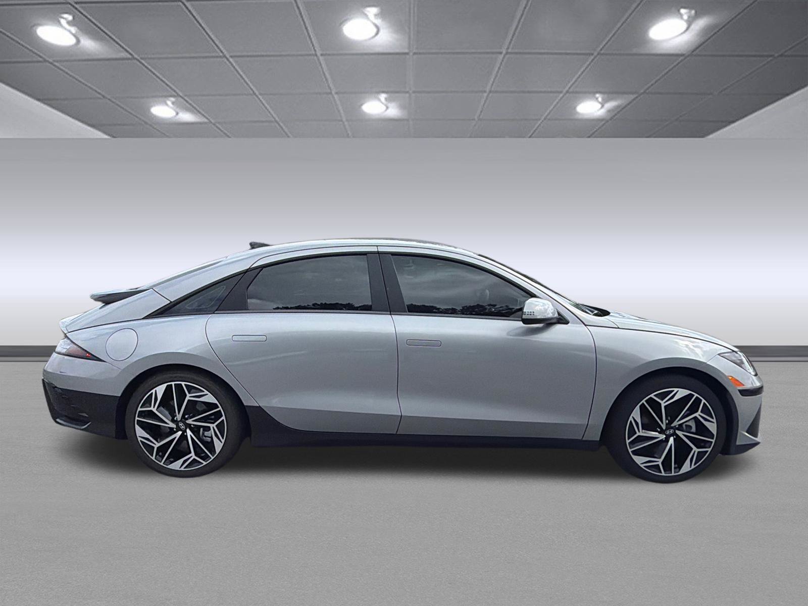 Certified Used 2024 Curated Silver Hyundai SEL image 4