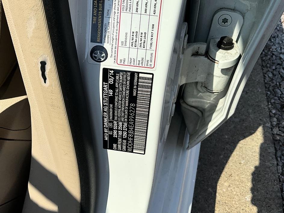 Used 2014 White Mercedes-Benz E 350 image 40