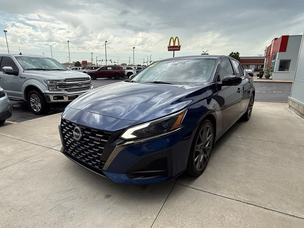 Used 2023 Blue Nissan 2.0 SR image 6