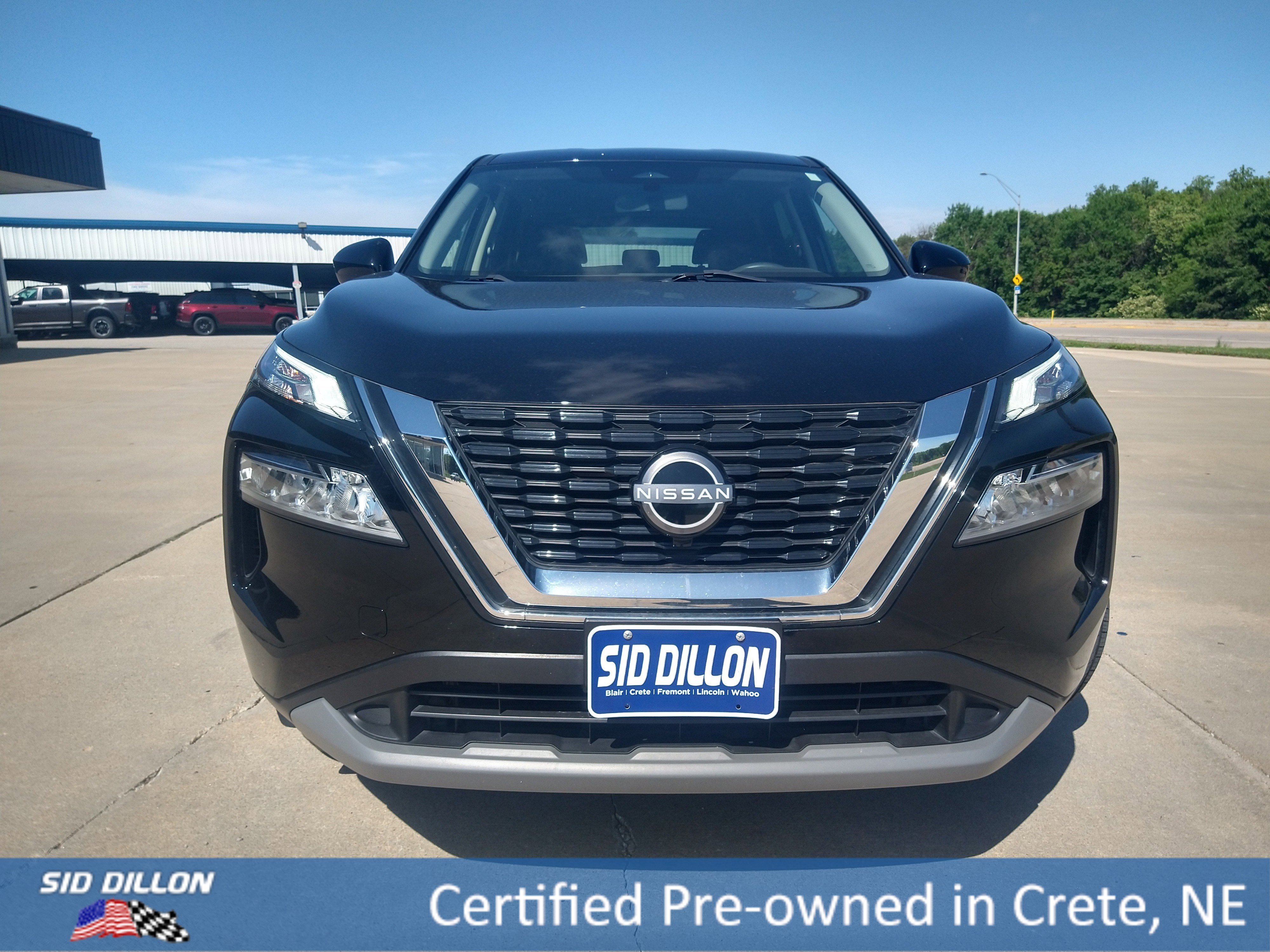 Used 2023 Super Black Nissan SV image 12