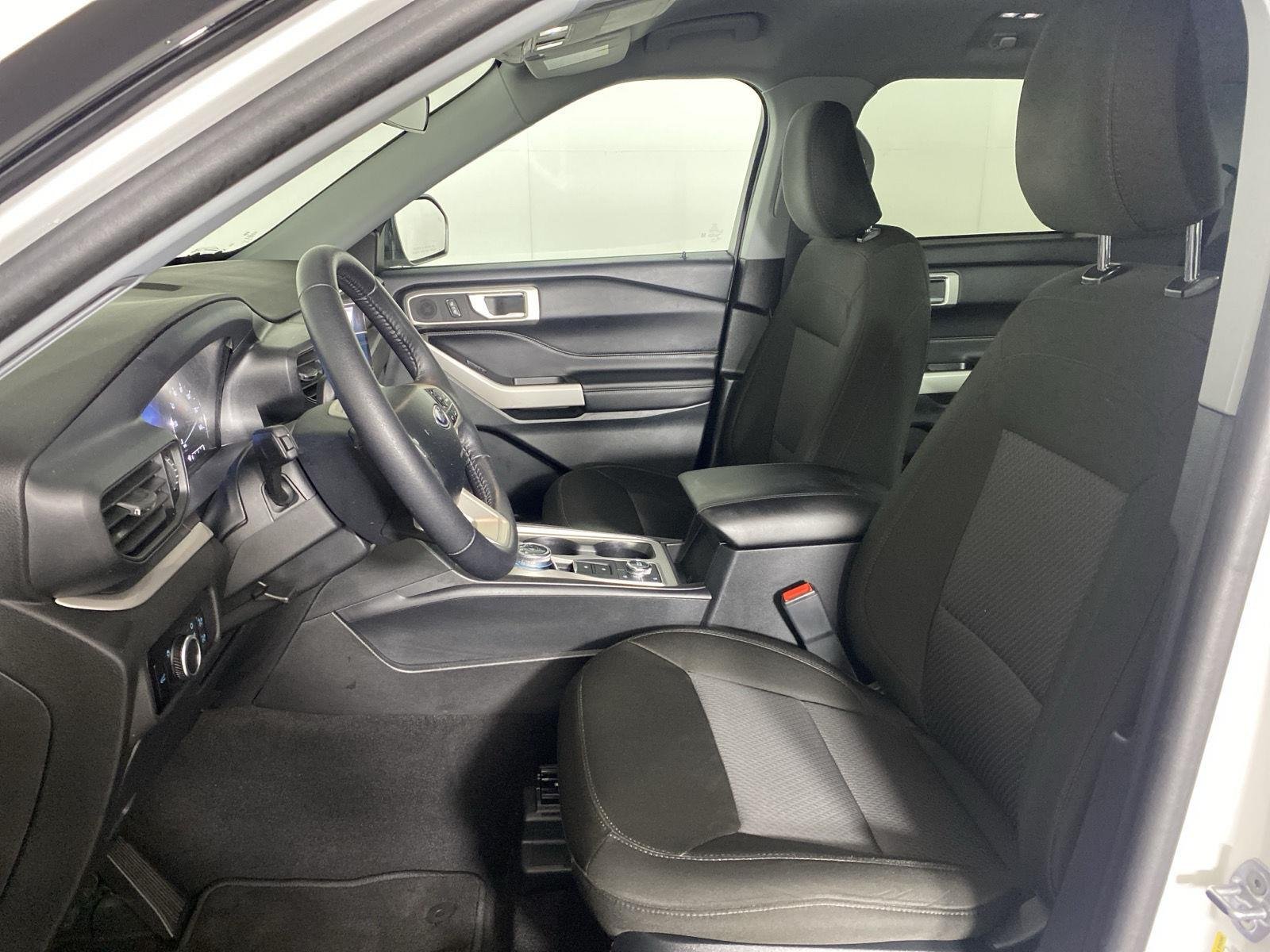 Used 2024 Star White Metallic Tri-Coat Ford XLT image 10