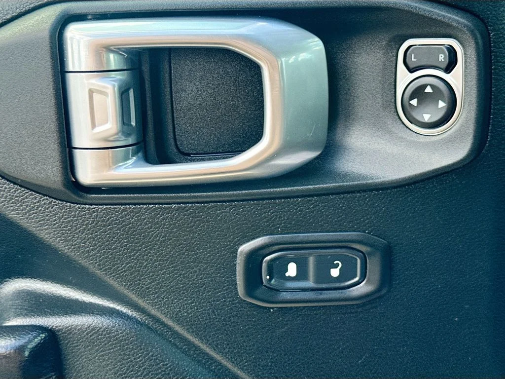Used 2019 Gray Jeep Unlimited Rubicon image 22
