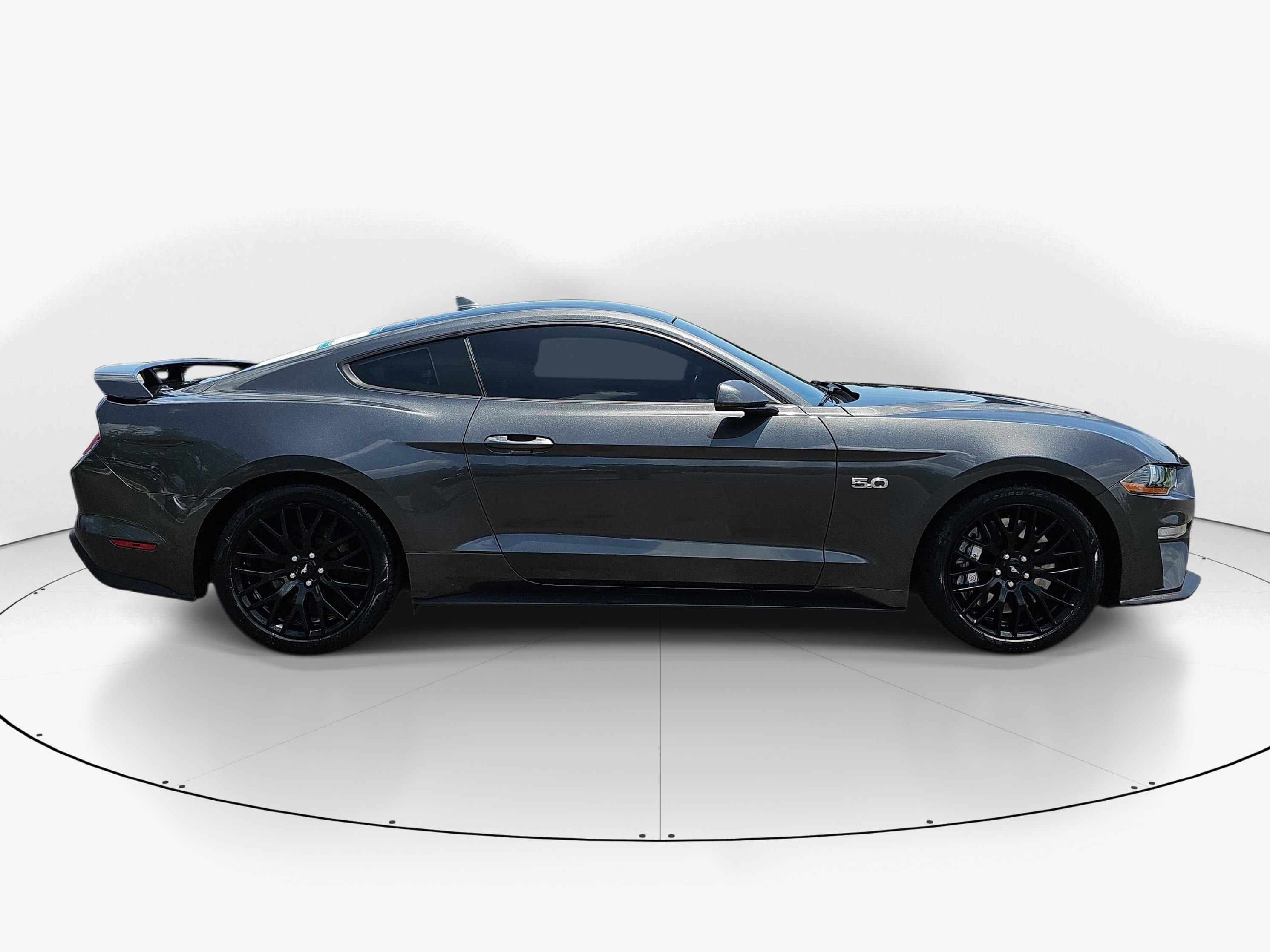 Used 2020 Magnetic Ford GT Premium image 2