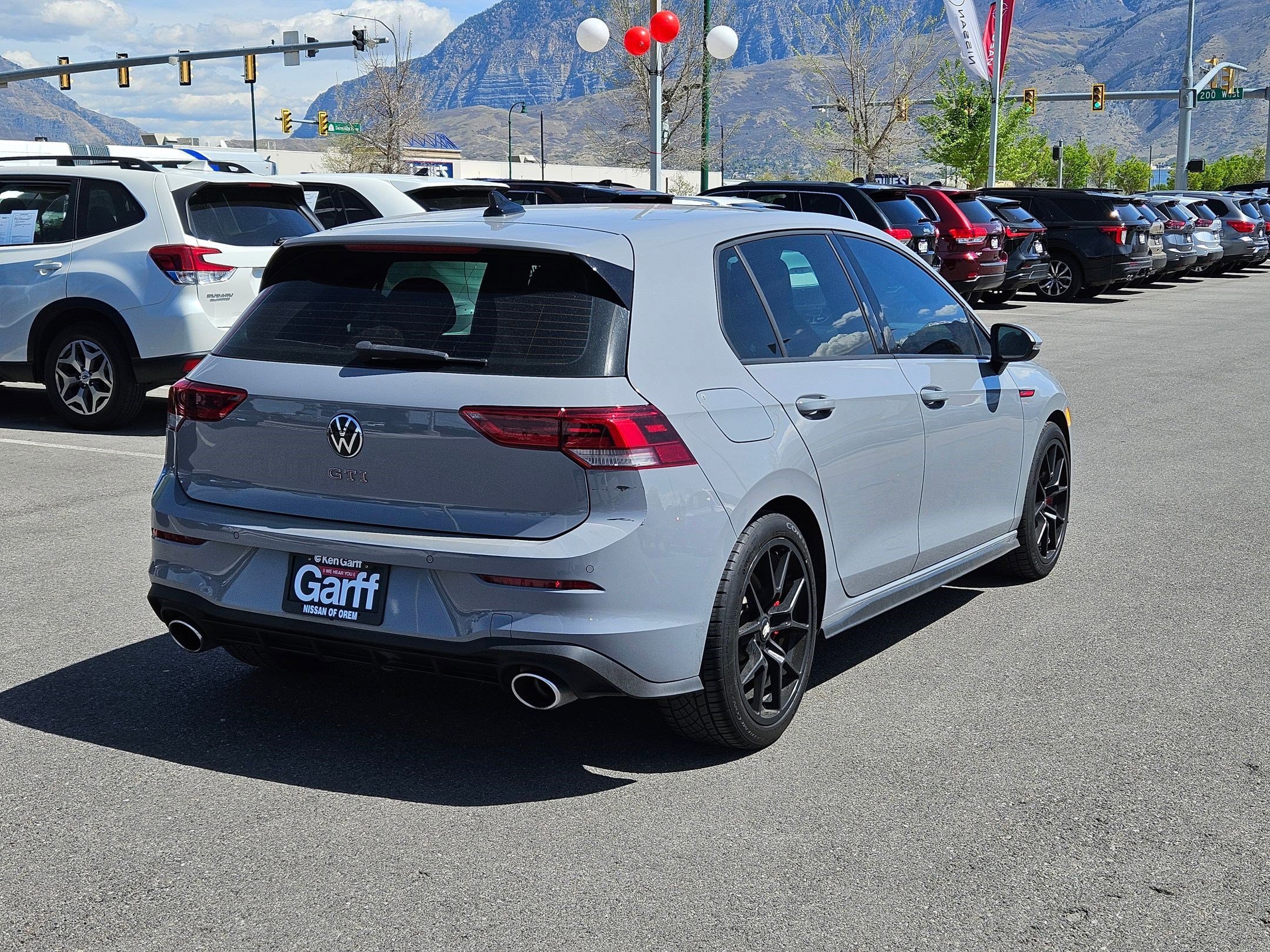 Used 2023 Moonstone Gray Volkswagen SE image 3