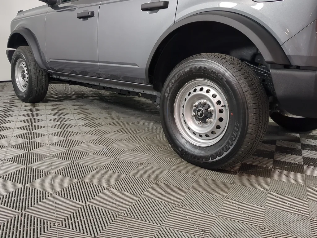 New 2025 CARBONIZED GRAY METALLIC Ford Base image 5
